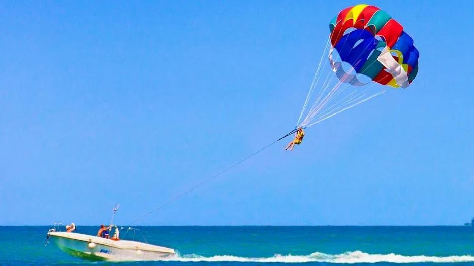Hot Tub, Pool, Walk To Fun, Beach, Dining, Shops Apartment Punta Cana
