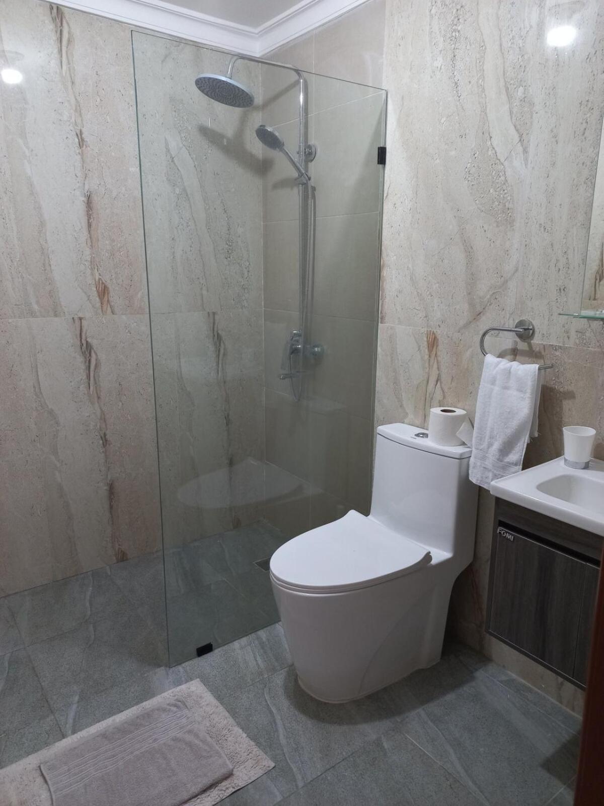 Apartment New Spacious & Bright 2br & 2ba, Pool & Shuttle, Wifi & Ac Gold Reef 209