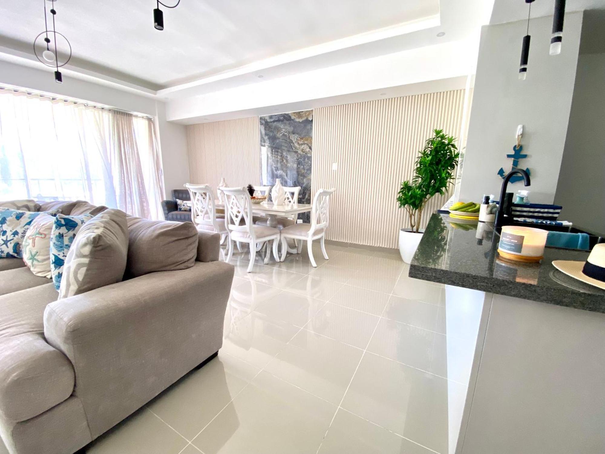 Elegancia Tropical And Pool Bibijagua Rd