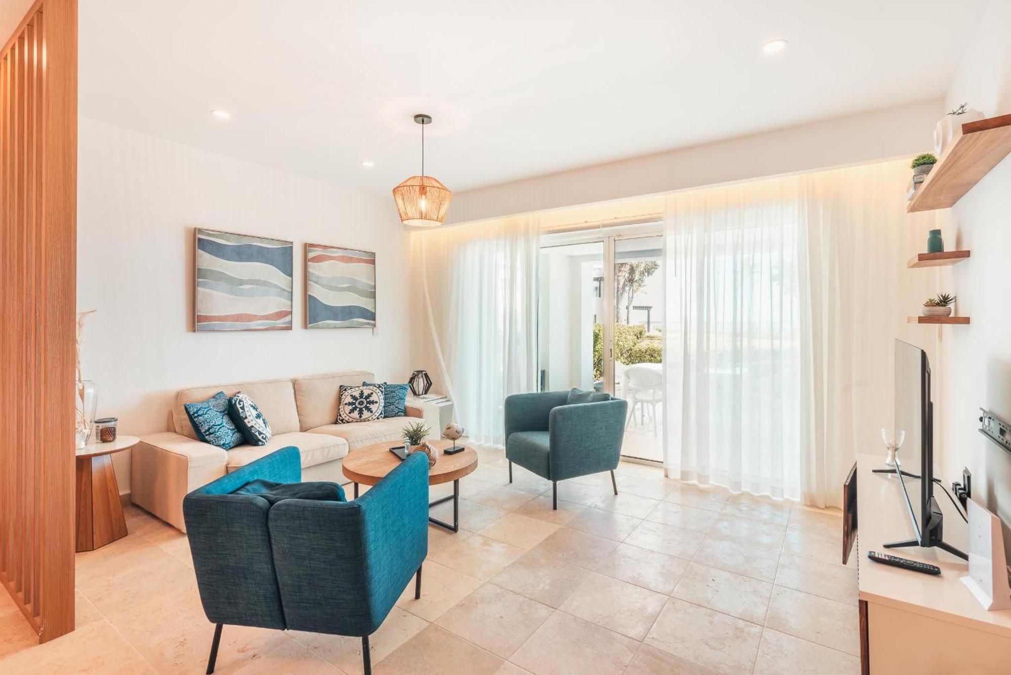 Apartment With Pool And Ocean View In Punta Palmera *