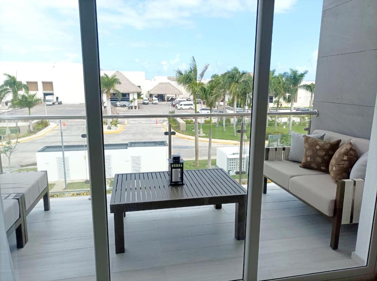 Relaxing 3-bed Apto At Hard Rock Golf & Cana Bay Apartment *