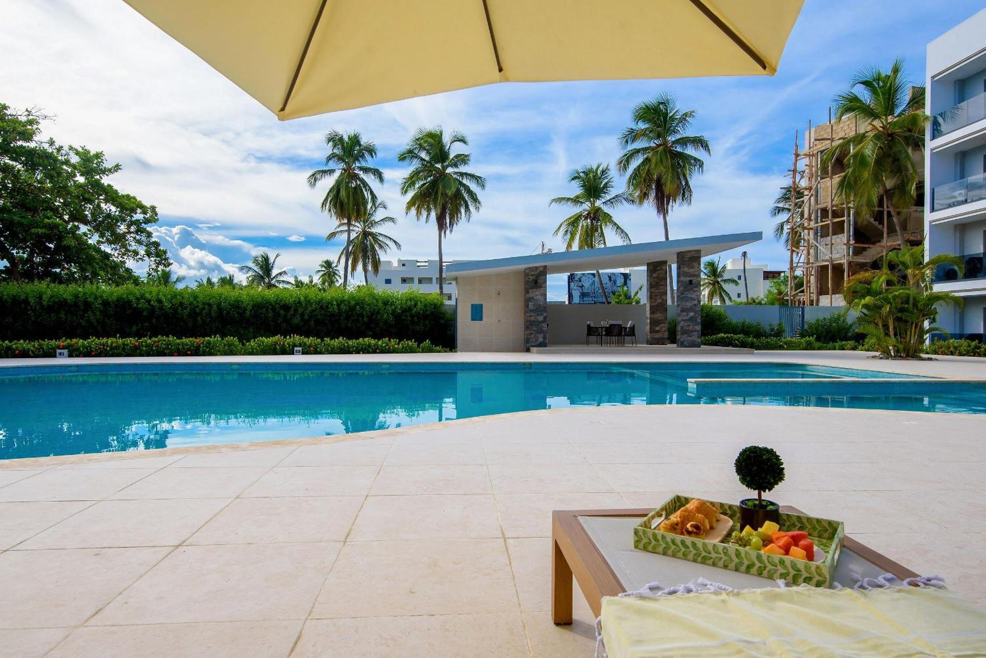 Bran New With Pool Access Apartment *