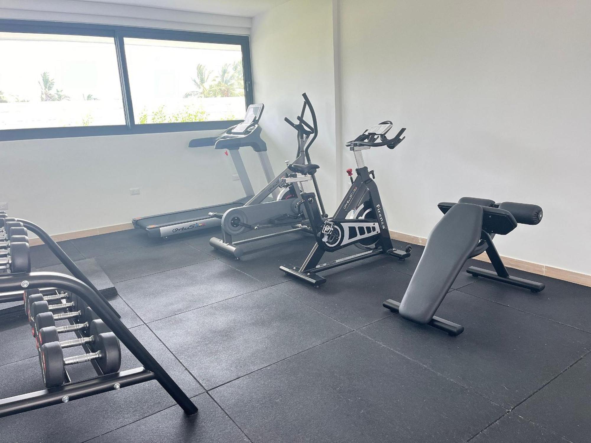 Apartment Bran New With Pool Access *