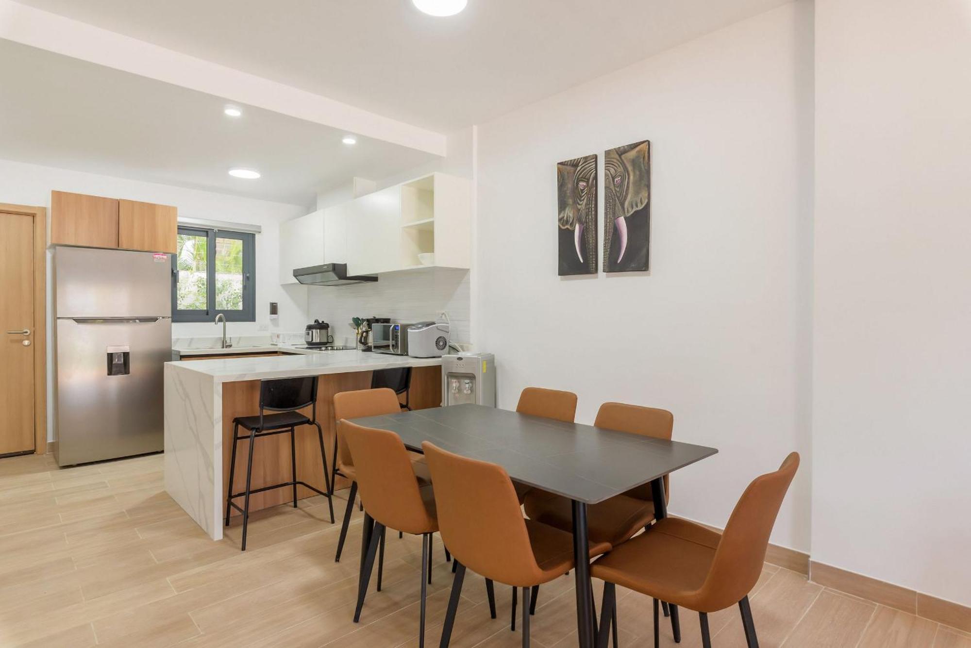 Bran New With Pool Access Apartment