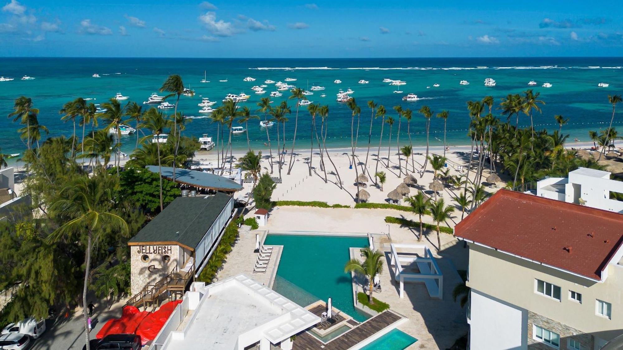 Front With Private Punta Cana