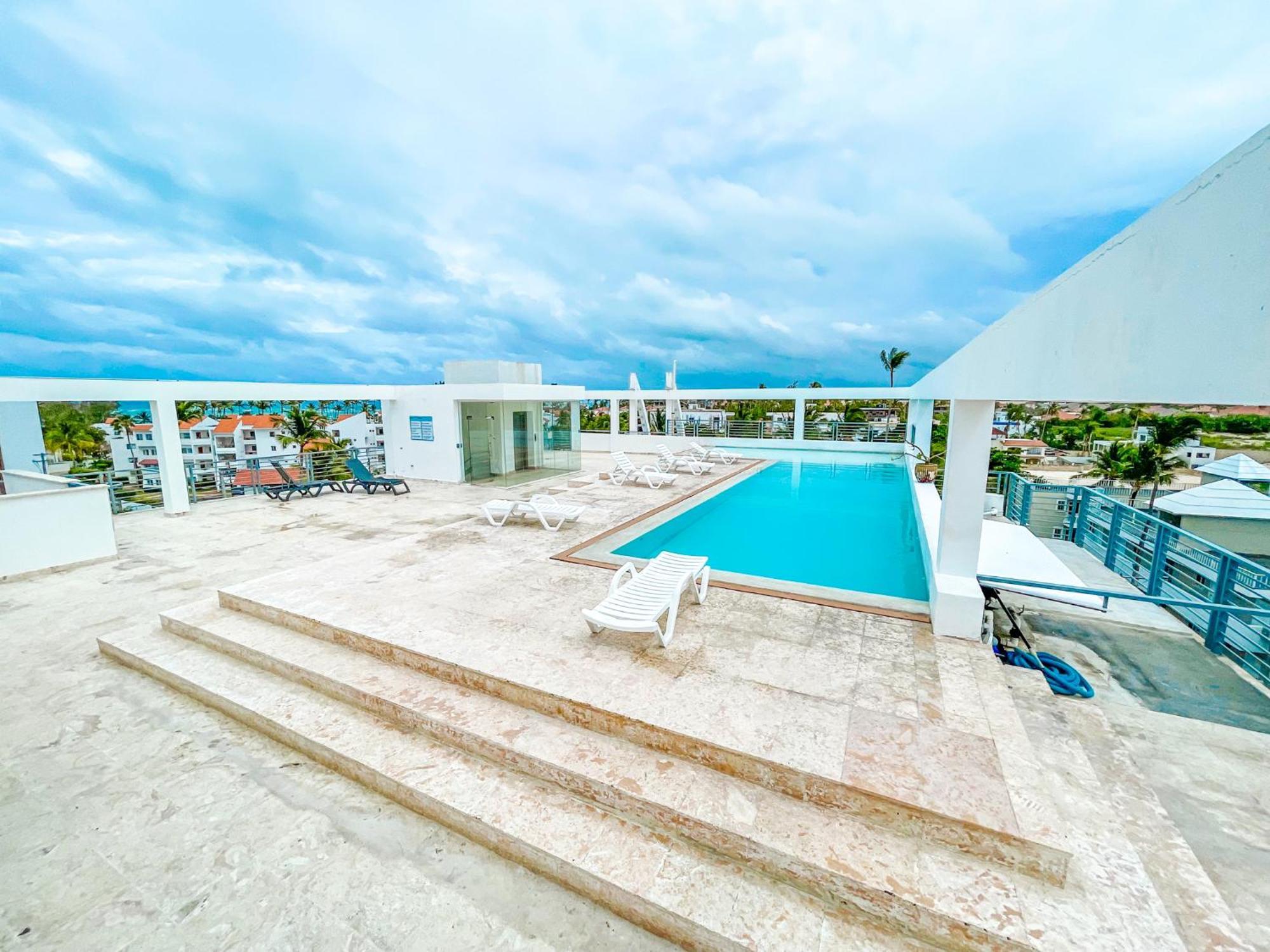 Hotel Rooftop Pool Ducassi Bavaro Beach Club & Spa 5*