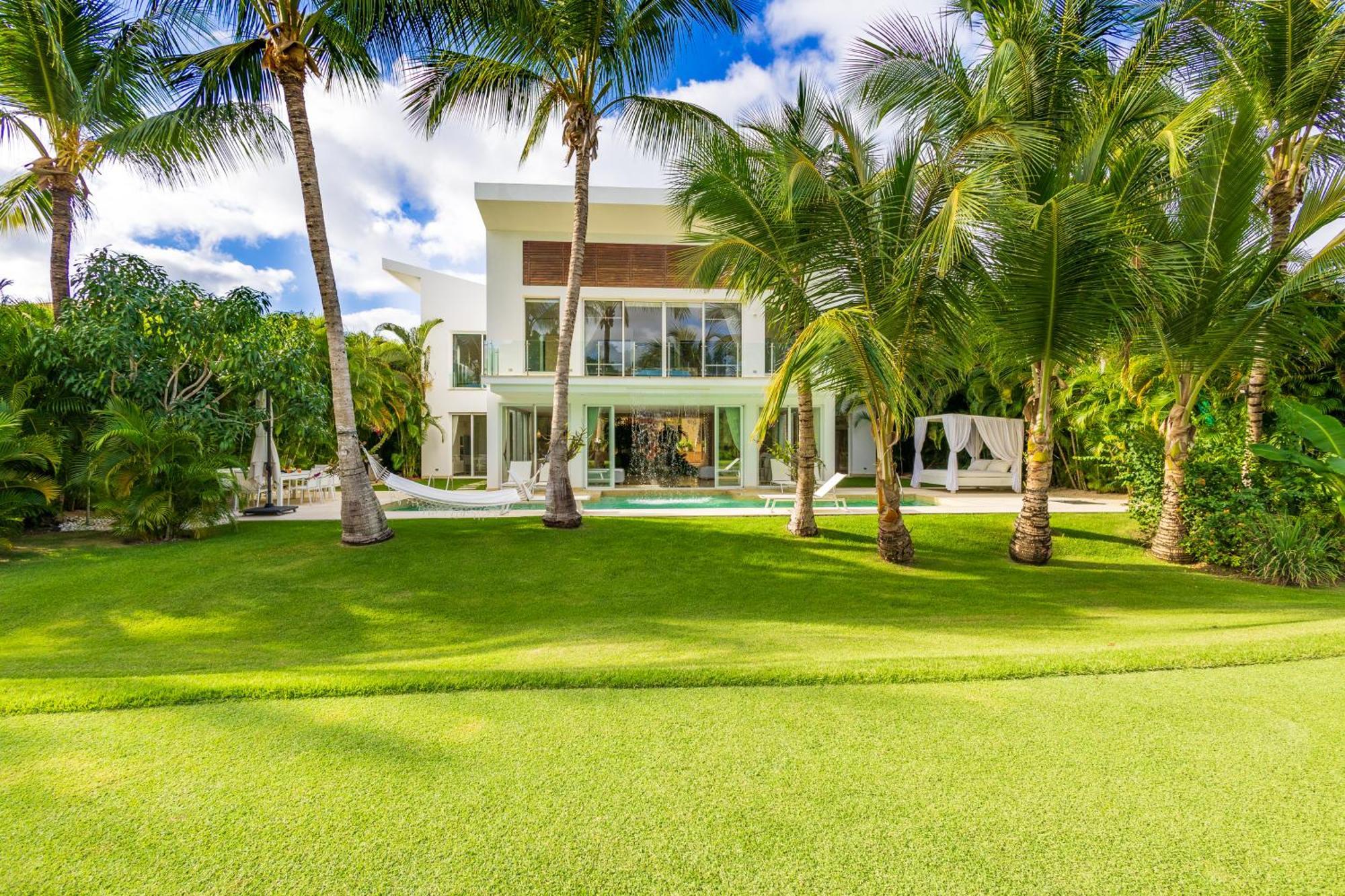 Luxury In - Exclusive Waterfall With Private Pool, Bbq, Maid, Golf Villa