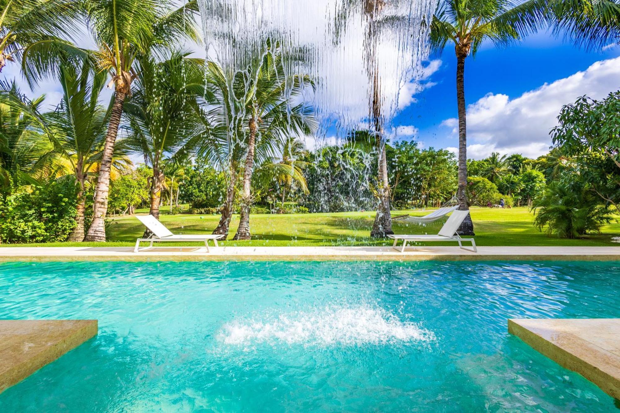Luxury In - Exclusive Waterfall With Private Pool, Bbq, Maid, Golf Villa Punta Cana