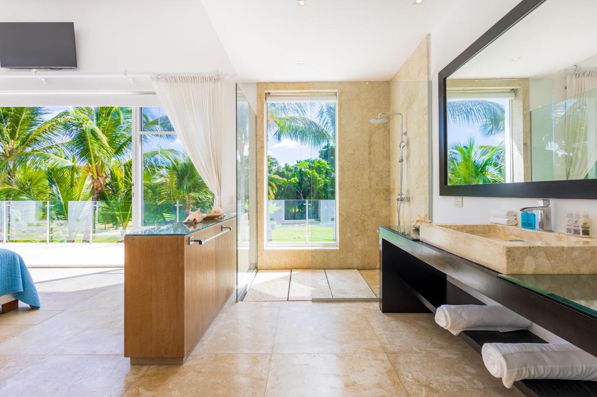 Luxury In - Exclusive Waterfall With Private Pool, Bbq, Maid, Golf Villa *