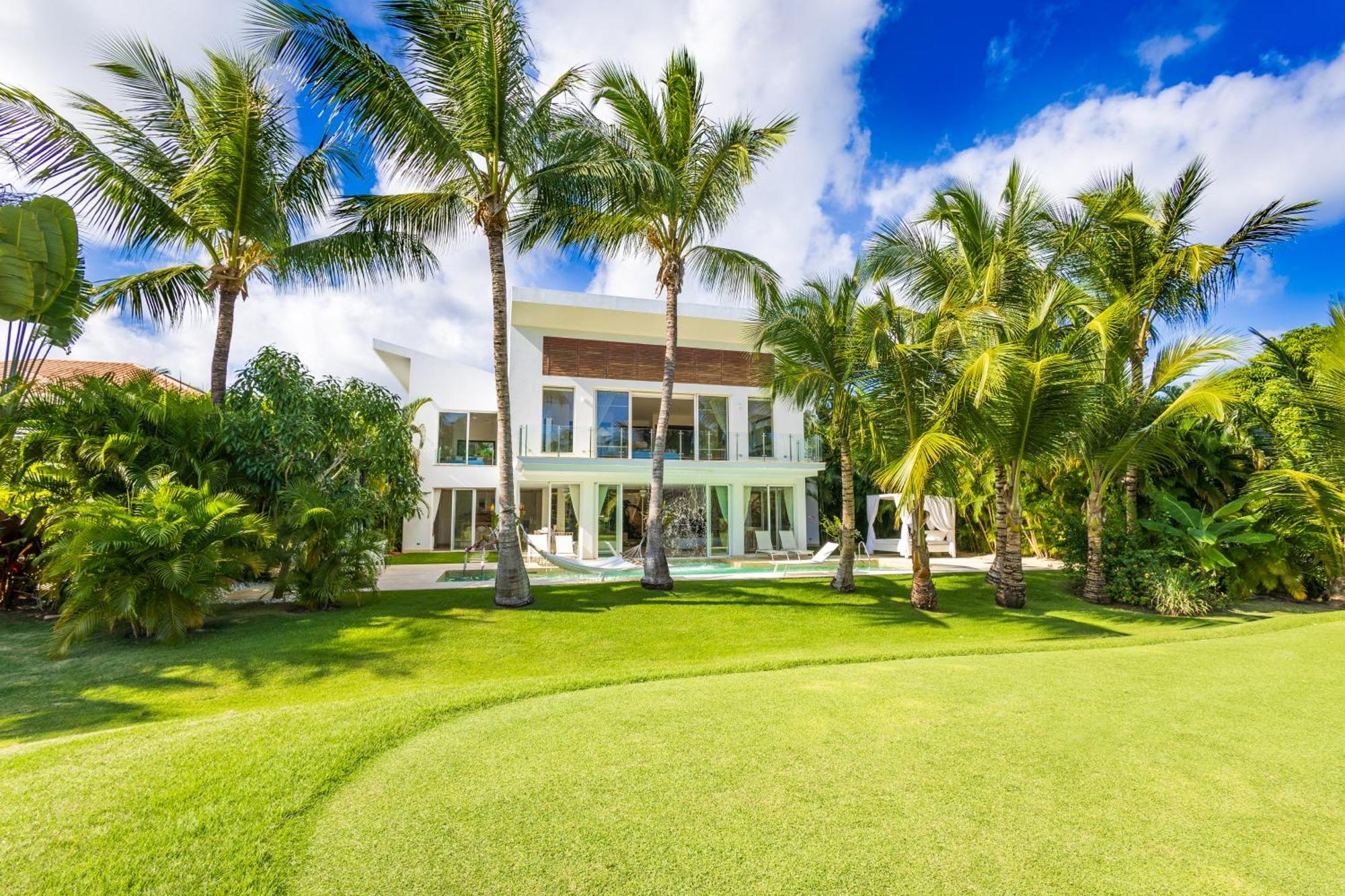 Luxury In - Exclusive Waterfall With Private Pool, Bbq, Maid, Golf
