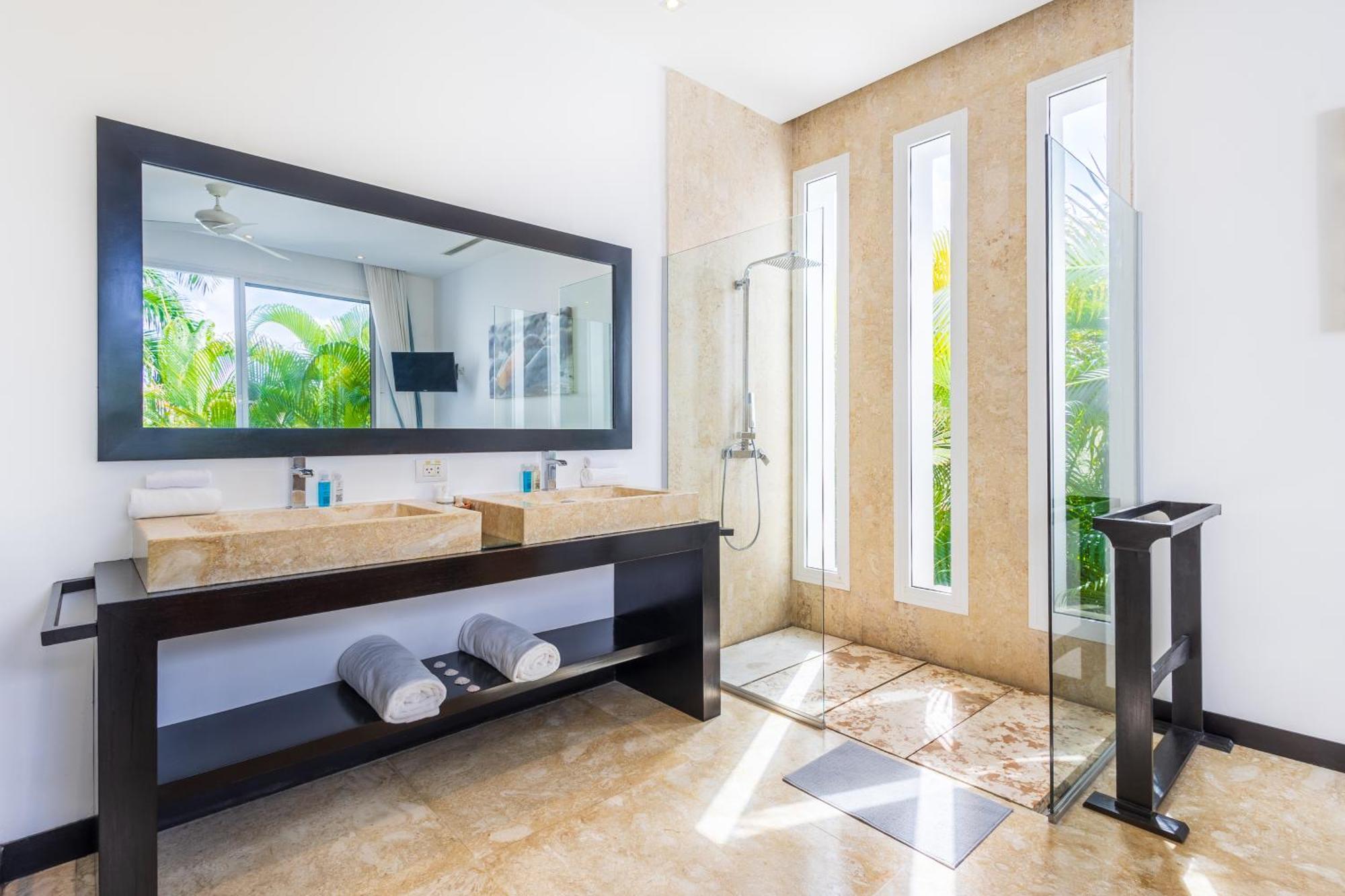 Luxury In - Exclusive Waterfall With Private Pool, Bbq, Maid, Golf Punta Cana