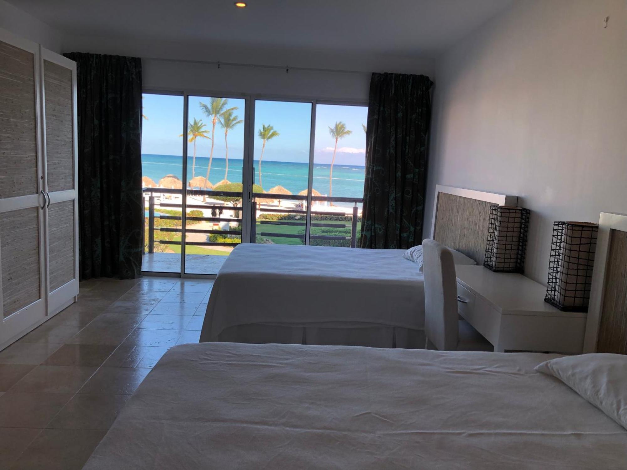 Beachfront Punta Palmera Apartment