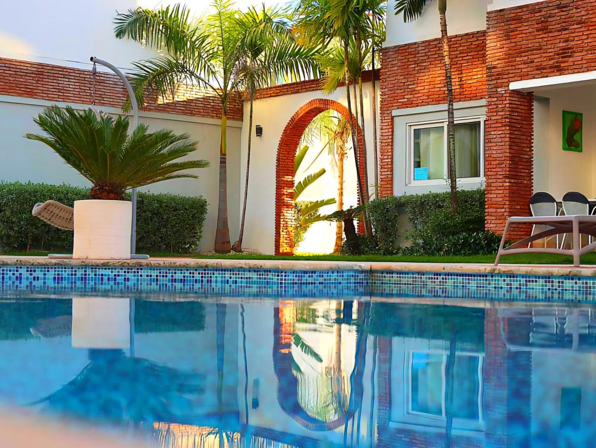 Apartment Caribbean Rainbow With Pool - Beach, Bars & Services Close By