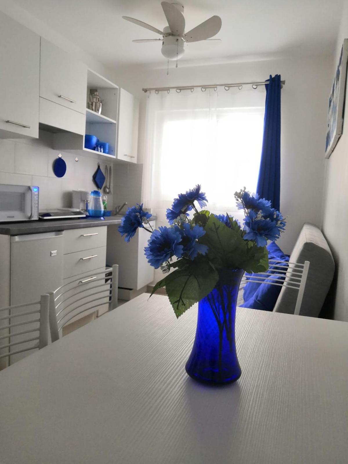 Caribbean Rainbow With Pool - Beach, Bars & Services Close By Apartment *