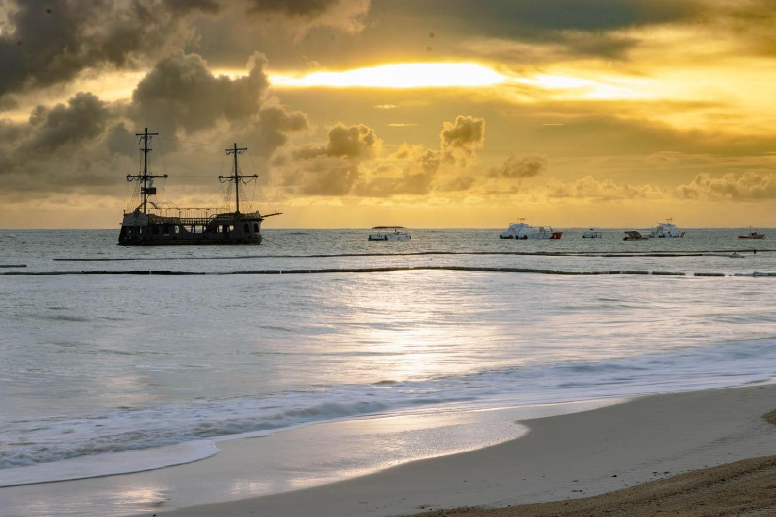 Apartment Caribbean Rainbow With Pool - Beach, Bars & Services Close By