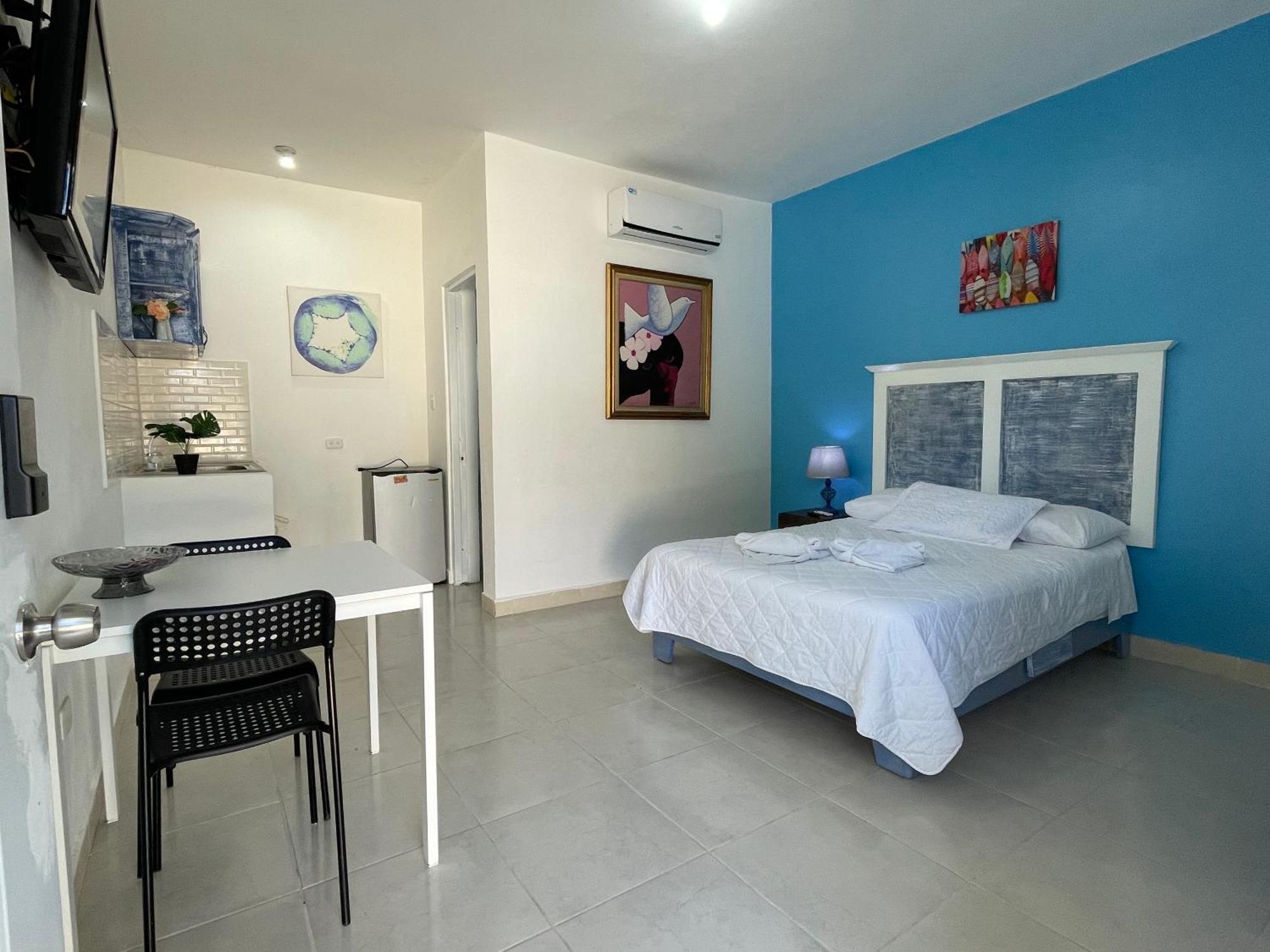 Blue Night Aparta Hotel 5*