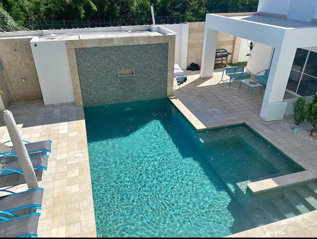 Encantador Townhouse En Costa Bavaro Con Piscina Y Acceso A La Playa * Punta Cana
