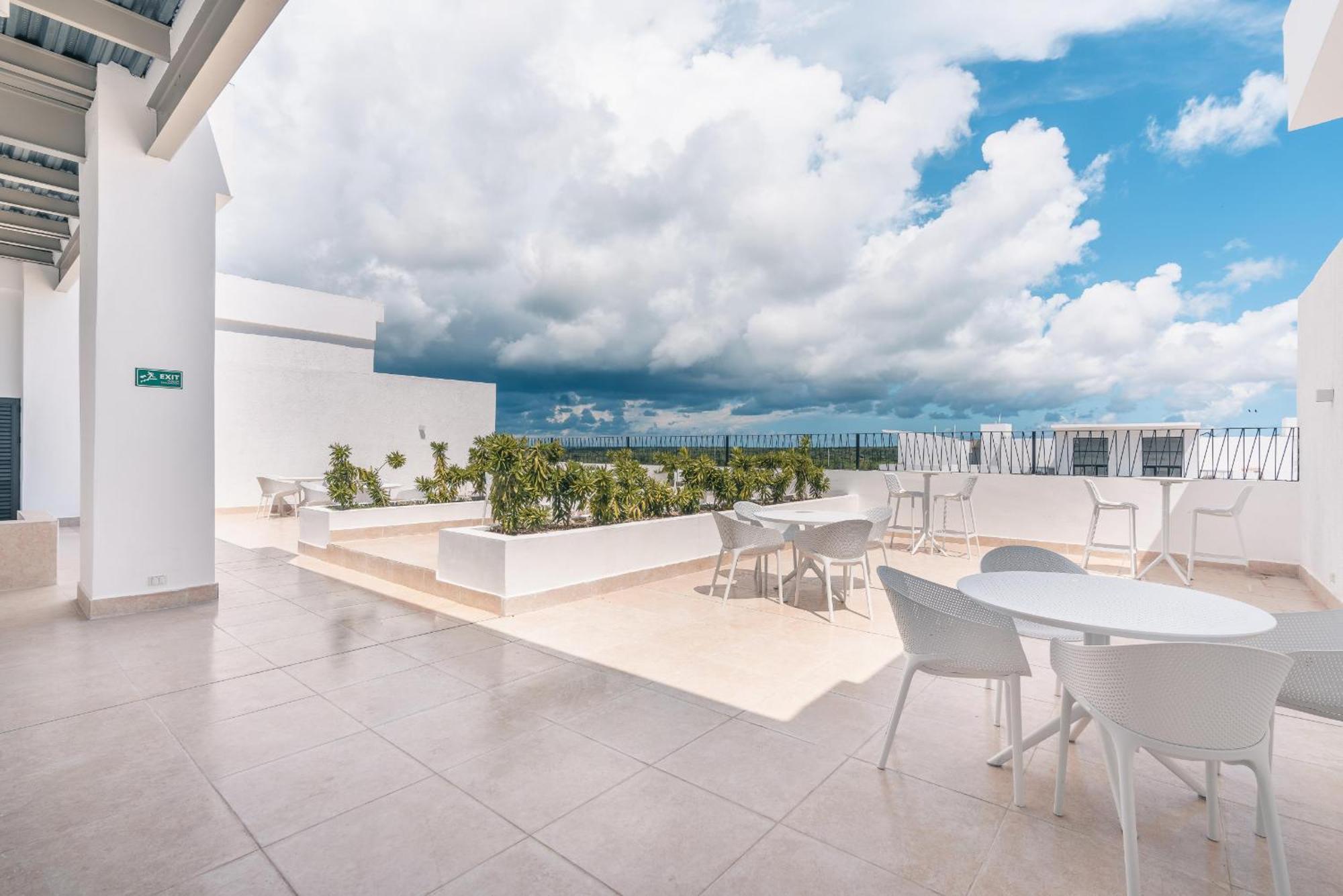 With 3 Bedrooms In Canas Apartment *