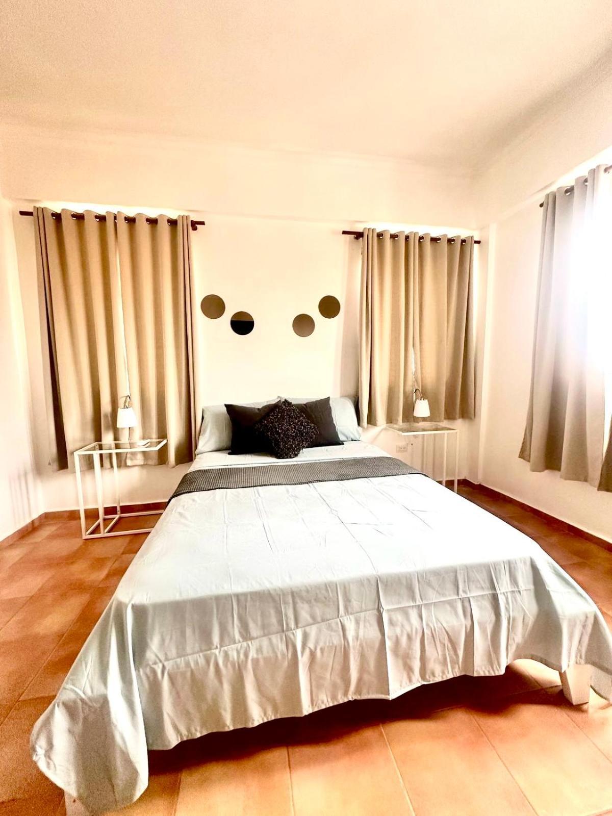 Big Whit Pool Jacuzzi Terrace Apartment