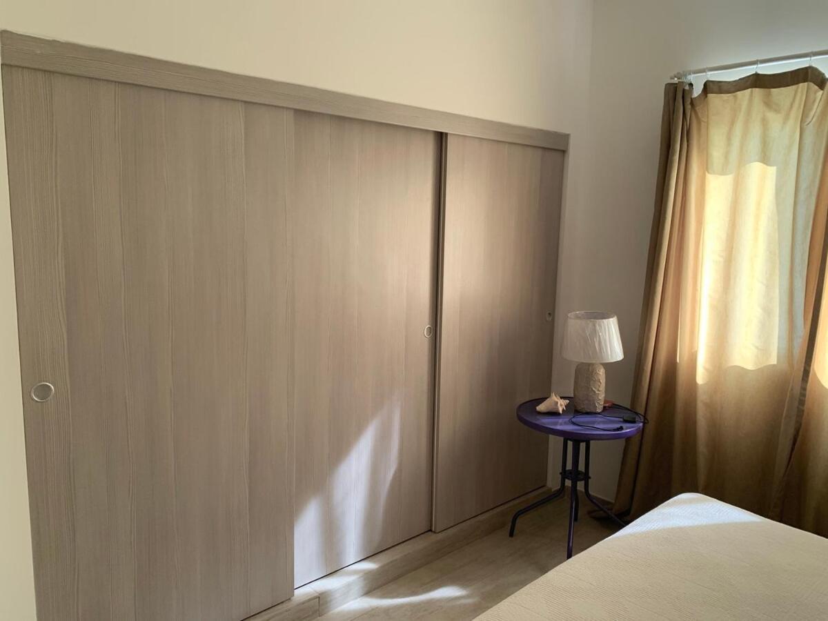 Luxurious Spacious 2-bedroom Apartment, Steps From