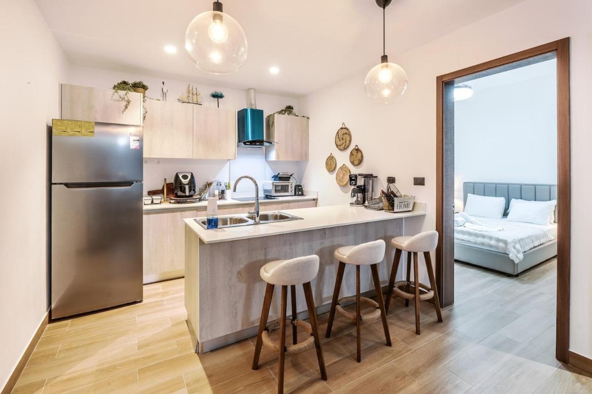 Luxury Apartment, Pool, Close To The