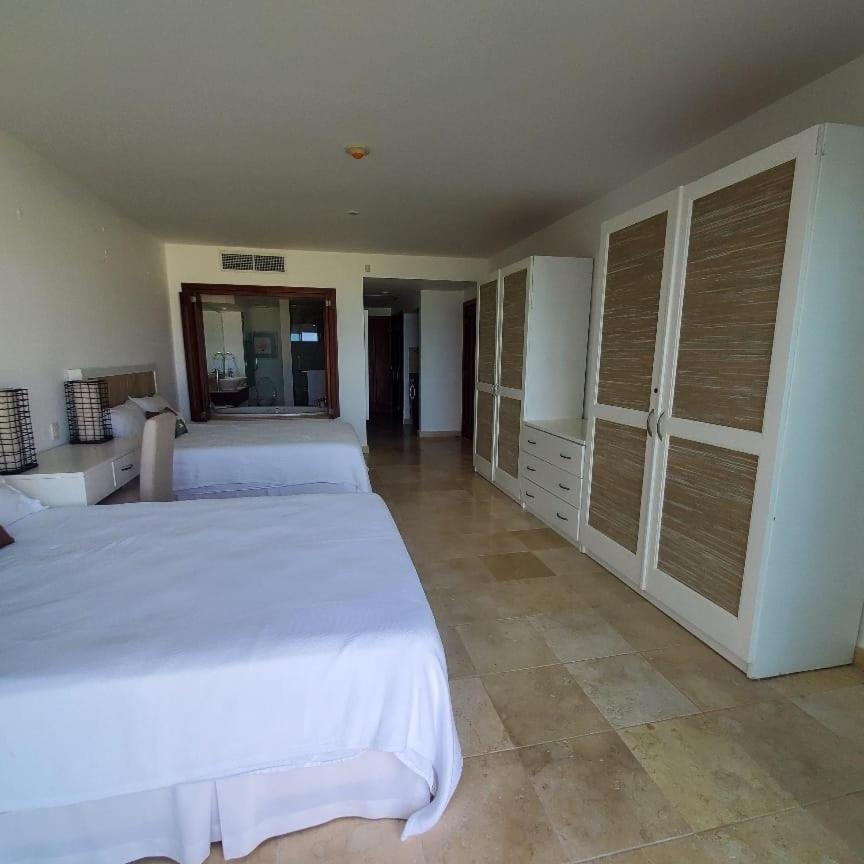 Beachfront Punta Palmera Apartment