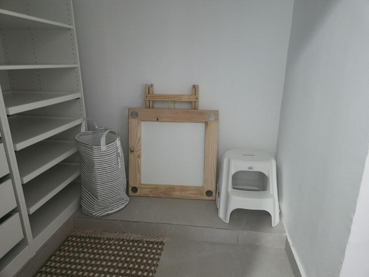 Modern Very Close To Downtown Apartment