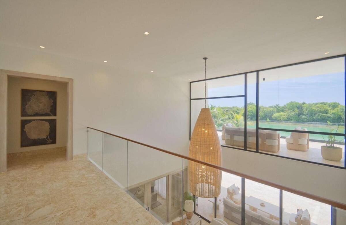 Modern With Staff In Golf N Casa de férias *