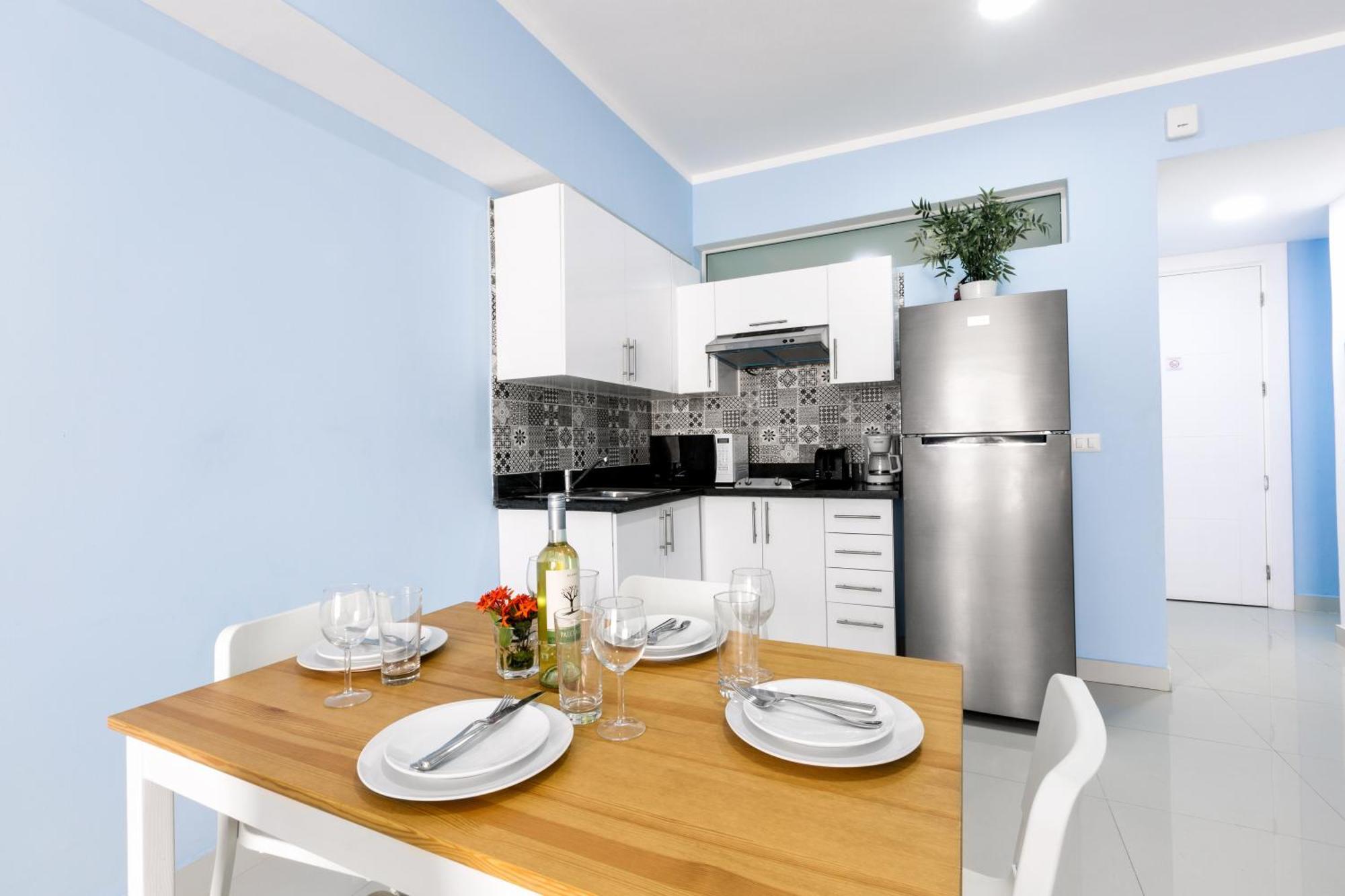 Serenara Studios And Suites - Los Corales Beach - Great Location With Many Restaurants Aparthotel