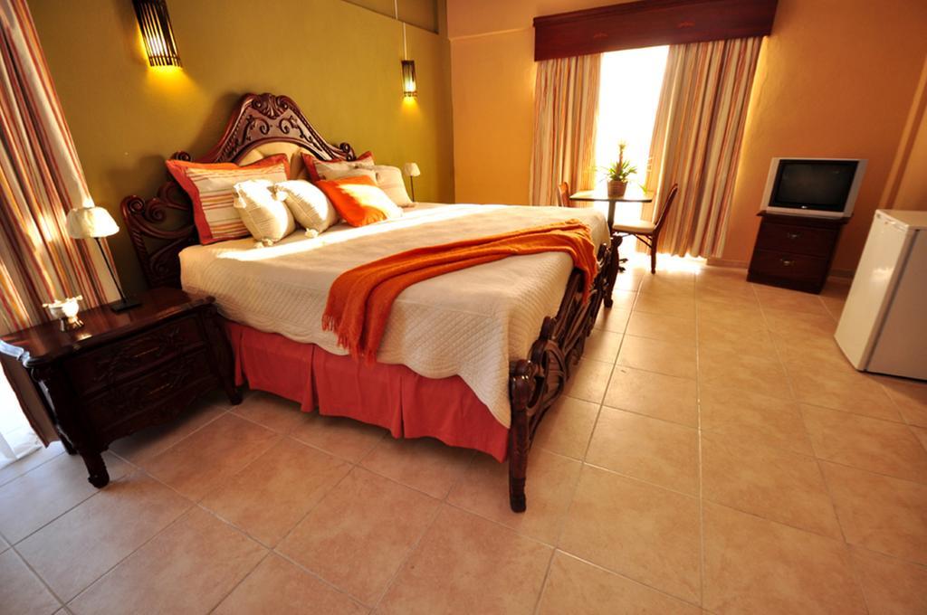 & Casino Flamboyan 3*