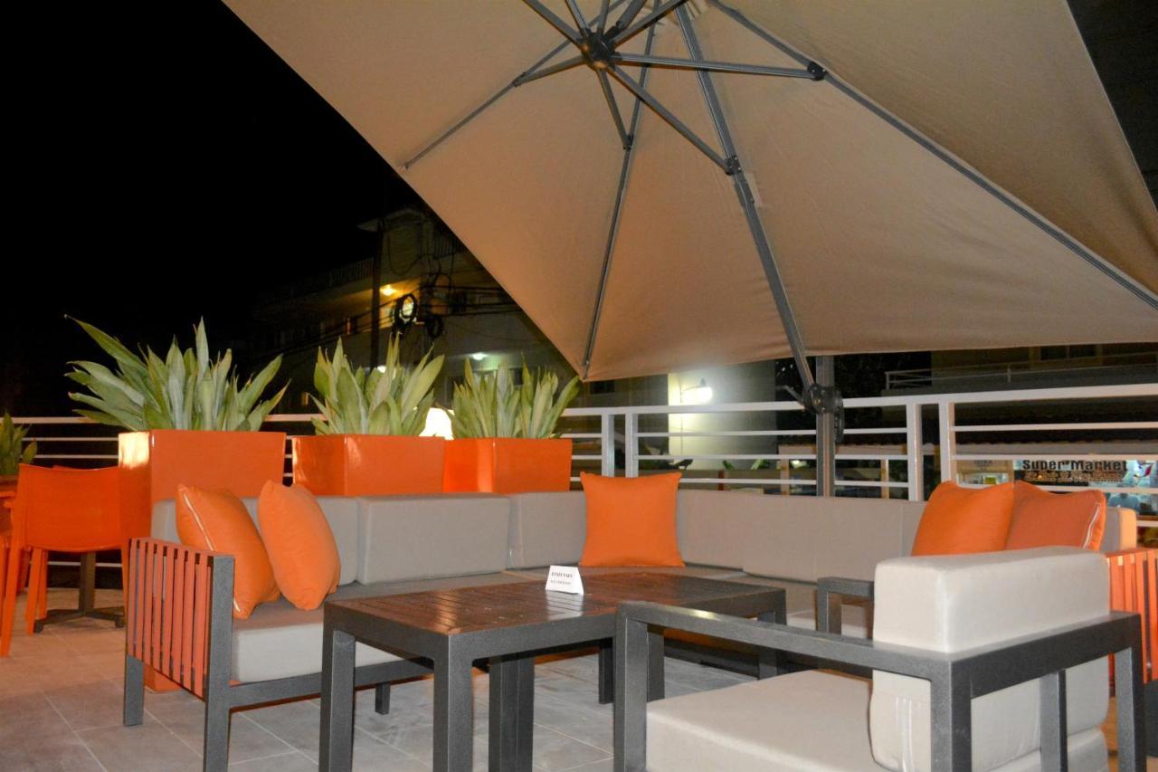 Tropicana Deluxe Club & Pool