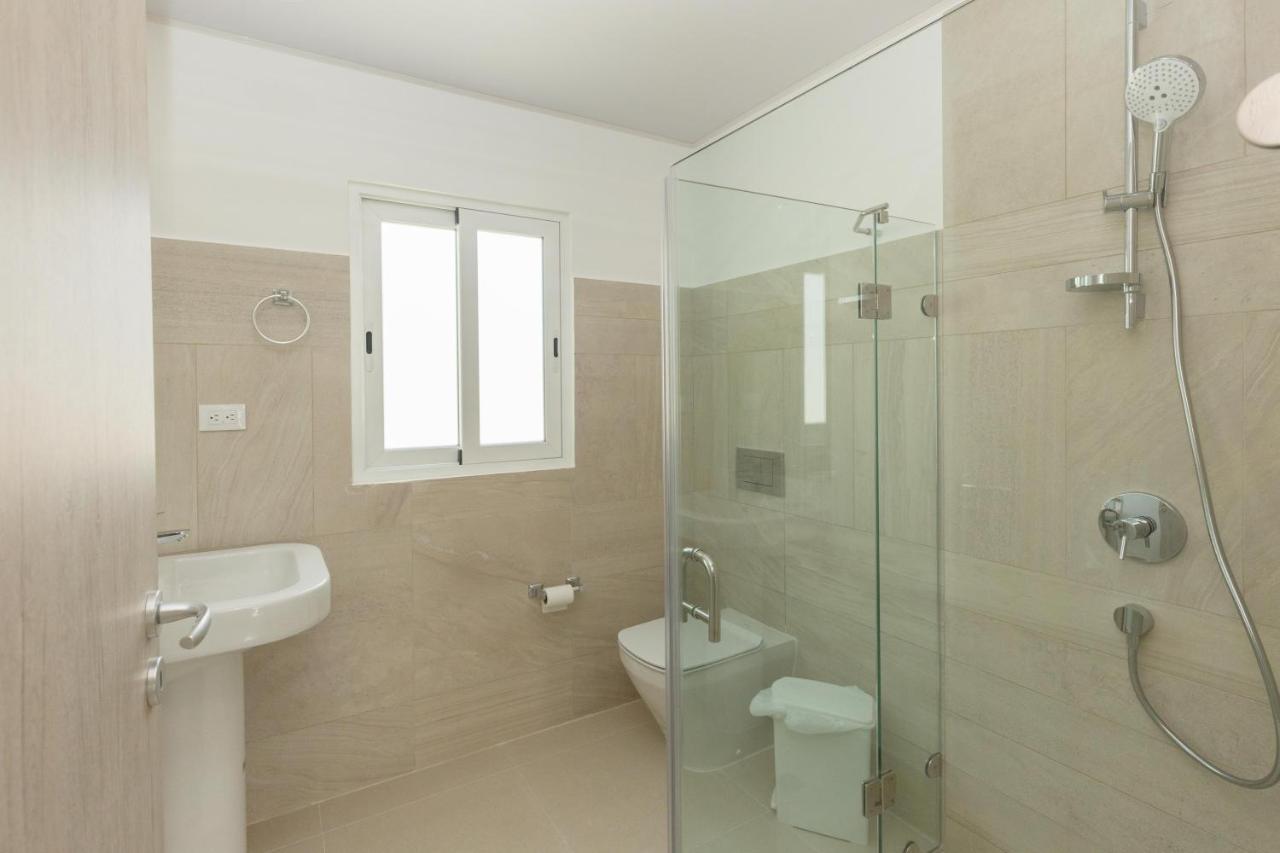 Cocotal Lake Village B102 - Golf Gated Community, Free Wi-fi Ferienhaus Punta Cana