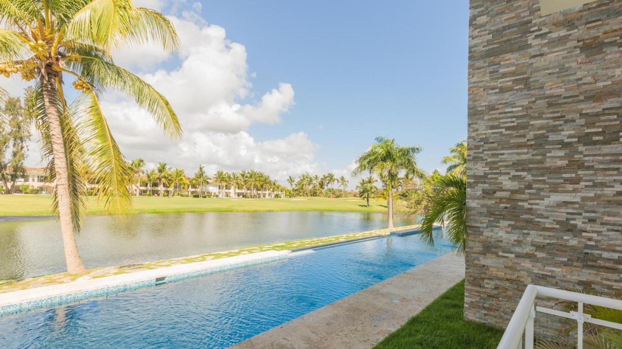 Cocotal Lake Village B102 - Golf Gated Community, Free Wi-fi Ferienhaus *