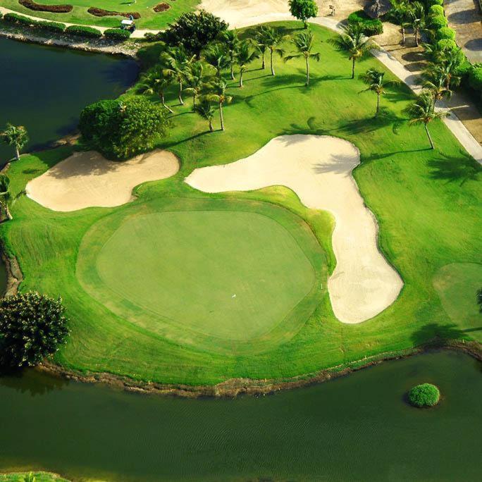 Cocotal Lake Village B102 - Golf Gated Community, Free Wi-fi Ferienhaus