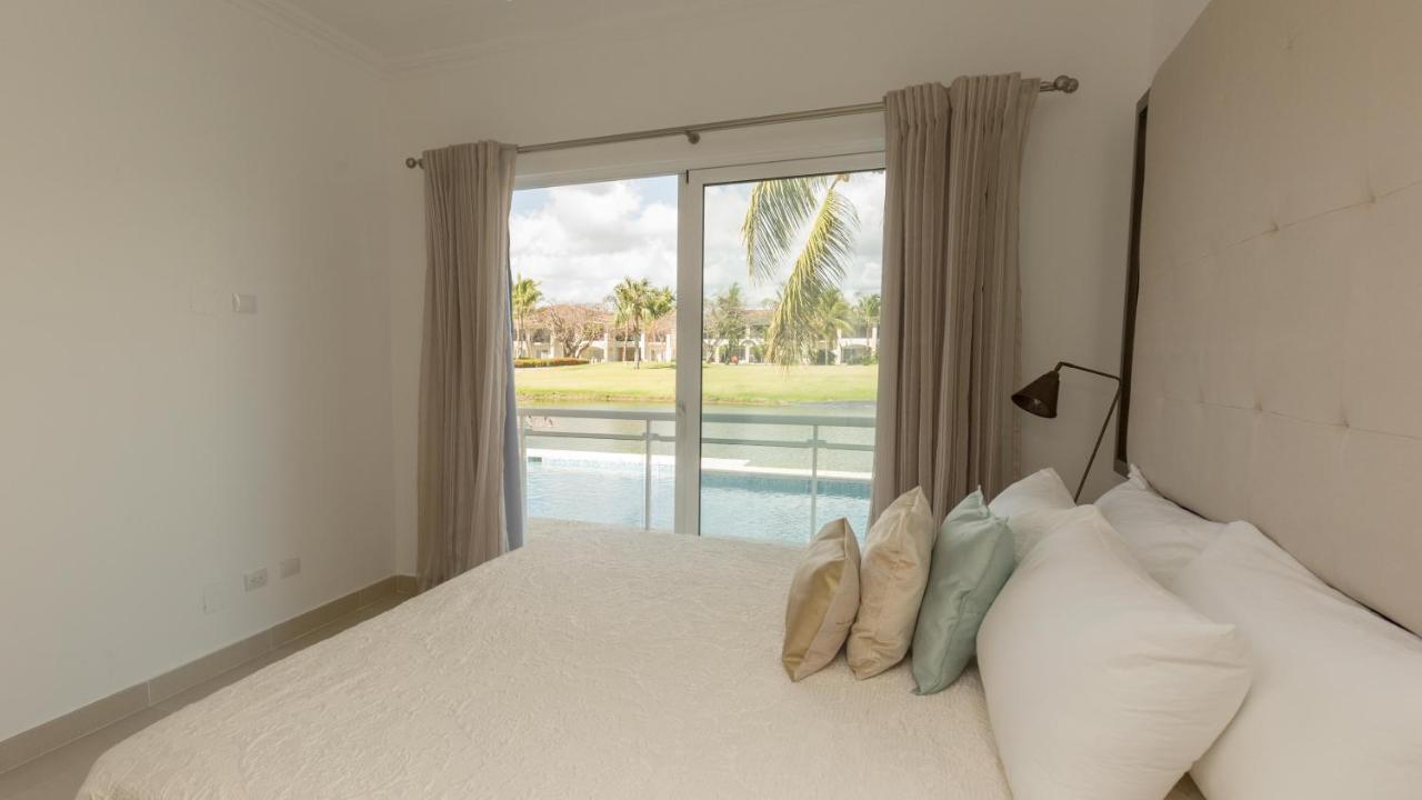 Ferienhaus Cocotal Lake Village B102 - Golf Gated Community, Free Wi-fi