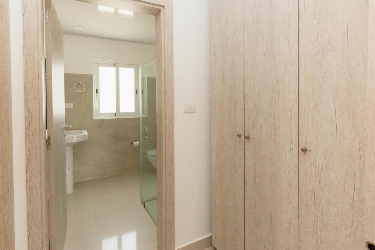Ferienhaus Cocotal Lake Village B102 - Golf Gated Community, Free Wi-fi Punta Cana