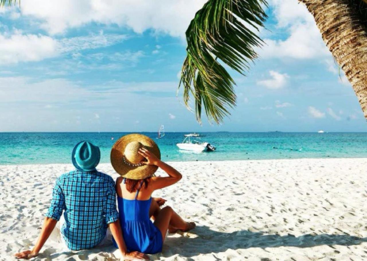 Tropicana Suites Beach Club And Pool 4*