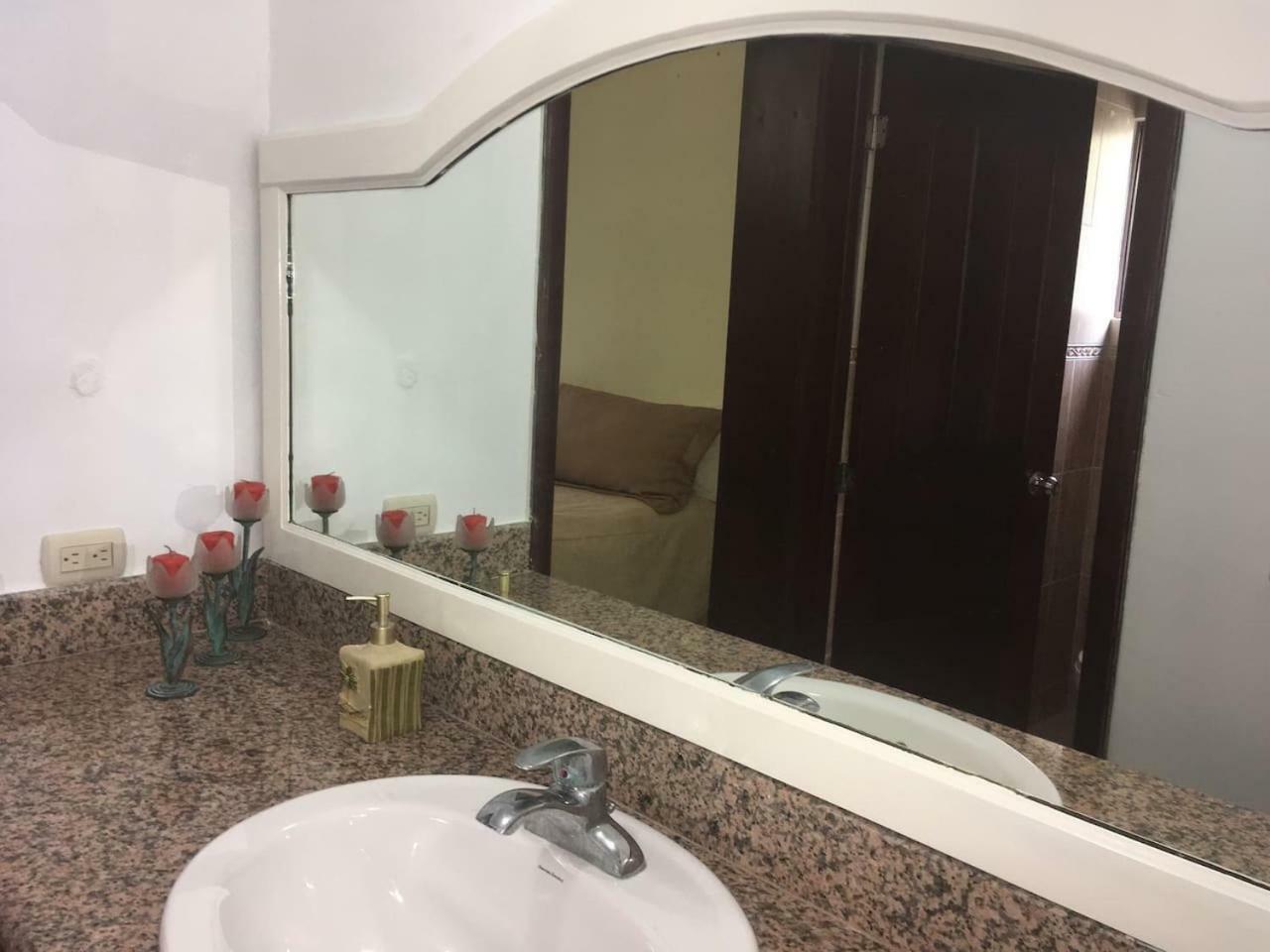 Las Palmera Deluxe. Ideal Families Near Matilda Beach. Playa Bavaro Casa de férias
