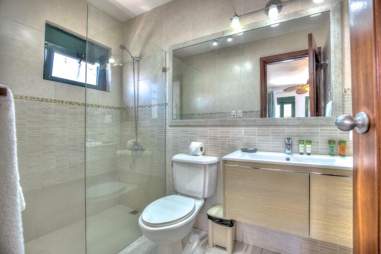 Beautiful Beachfront With Unique Ocean Views - Stanza D301 Apartamento *