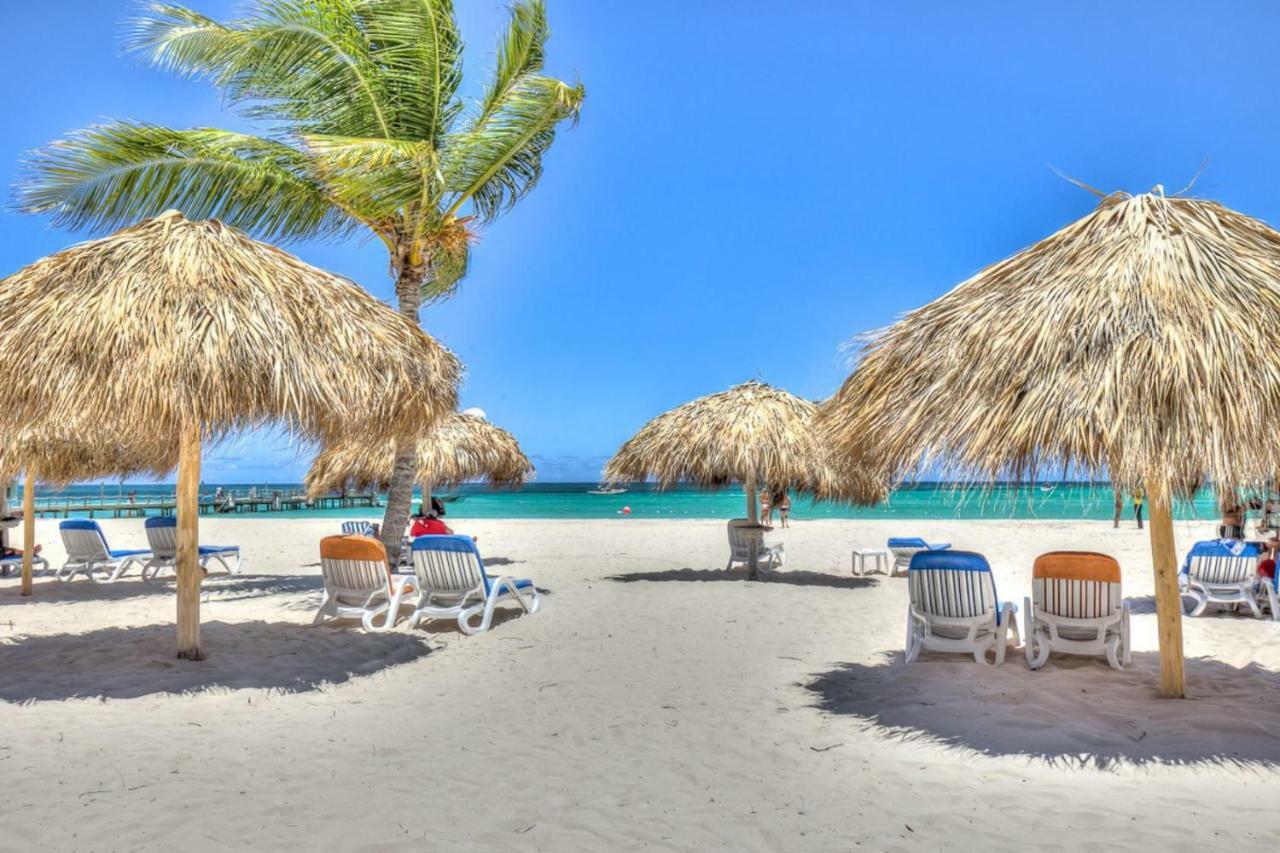 Beautiful Beachfront With Unique Ocean Views - Stanza D301 Punta Cana