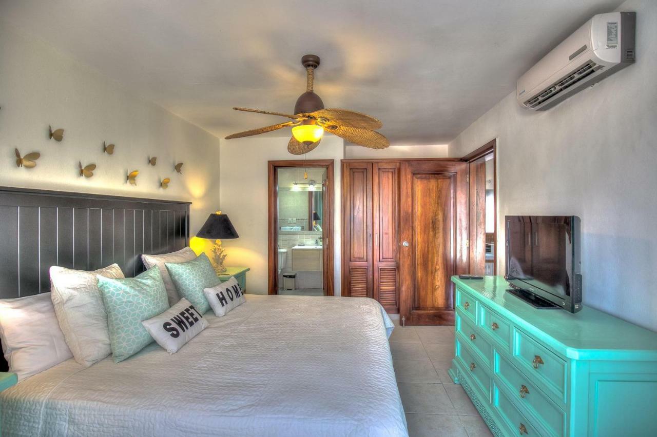 Beautiful Beachfront With Unique Ocean Views - Stanza D301 *