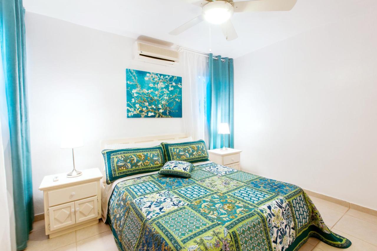 Tropicana Suites Beach Club And Pool 4*