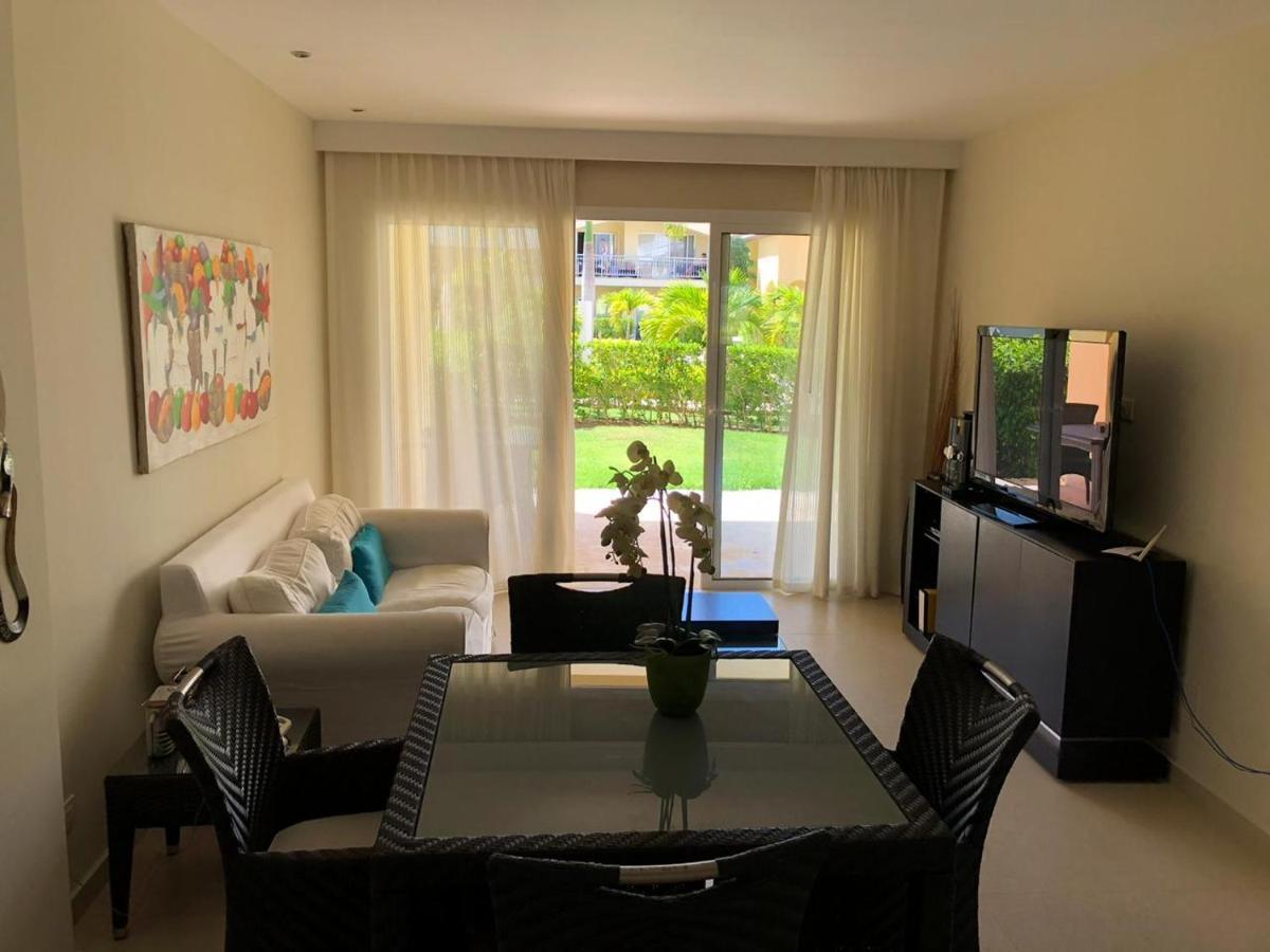 Beautiful One Bedroom Unit With Pool And Club In A Golf Project