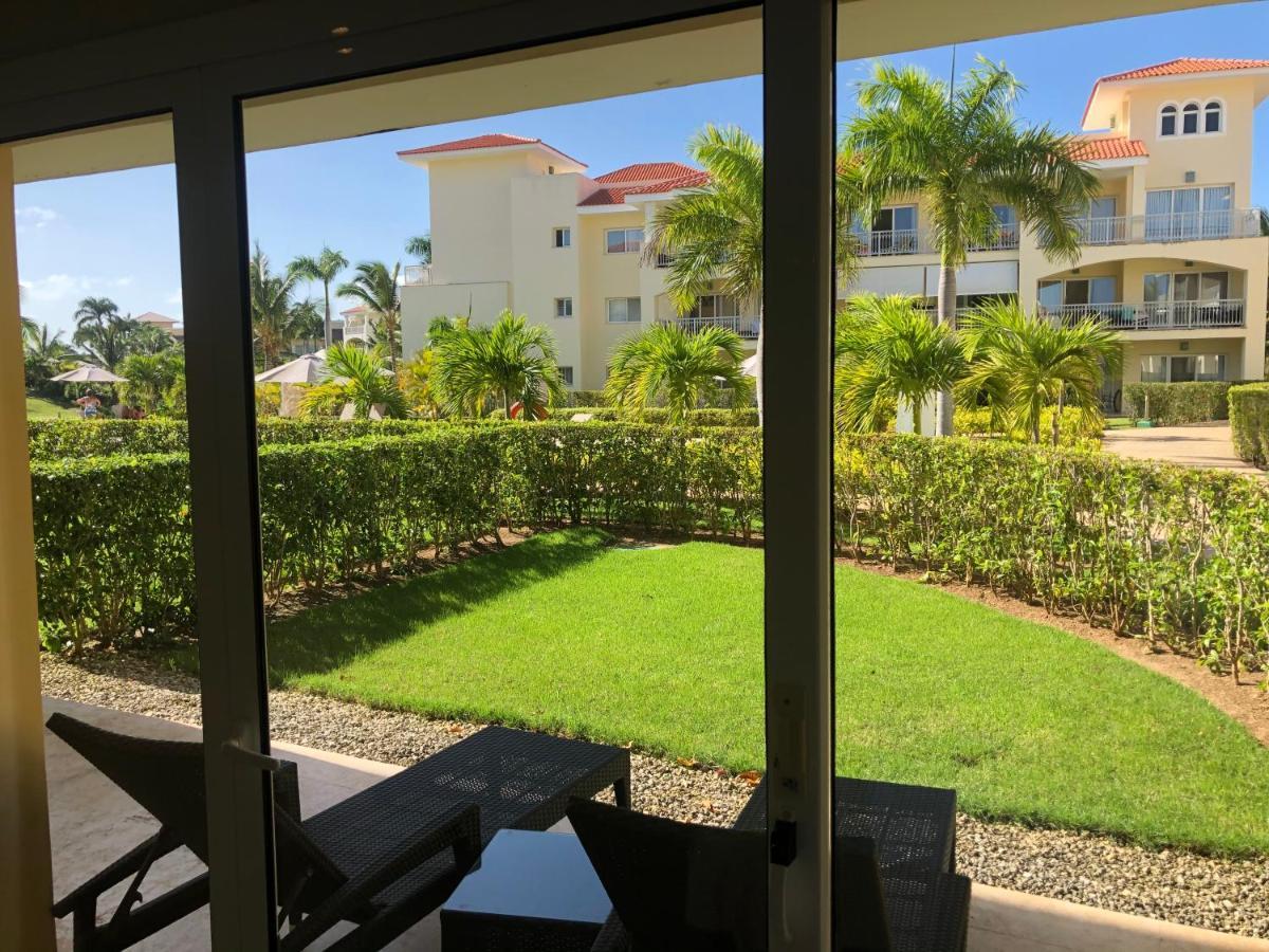 Beautiful One Bedroom Unit With Pool And Club In A Golf Project *