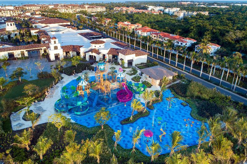 Hotel Unique Club At Lopesan Costa Bavaro 5*