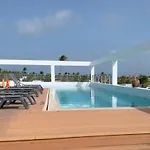 Executive Suites Ducassi - Rooftop Pool And Beach Club