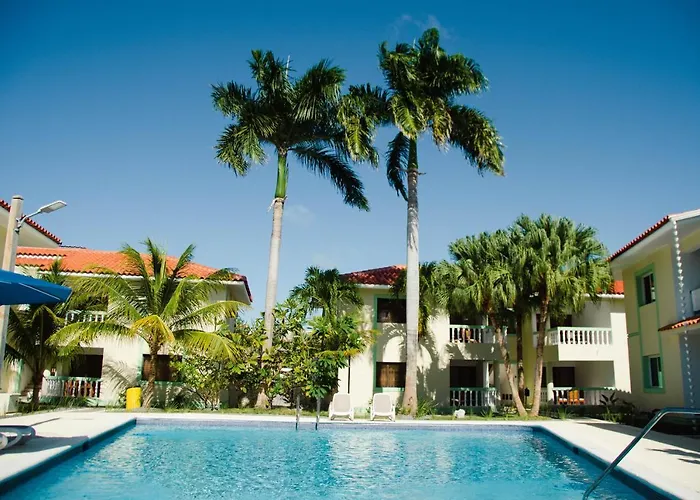 Sun Circle Hotel Condo Pool & Beach