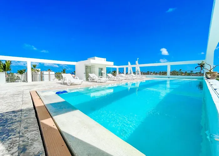 Ducassi Suites Rooms & Beach - Playa Bavaro - Wifi - Parking - Rooftop Pool & Spa 