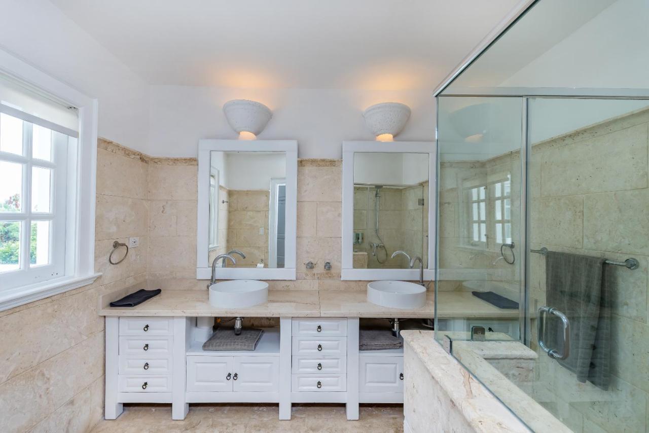 Paradise Luxury With Huge Pool And Jacuzzi Apartment