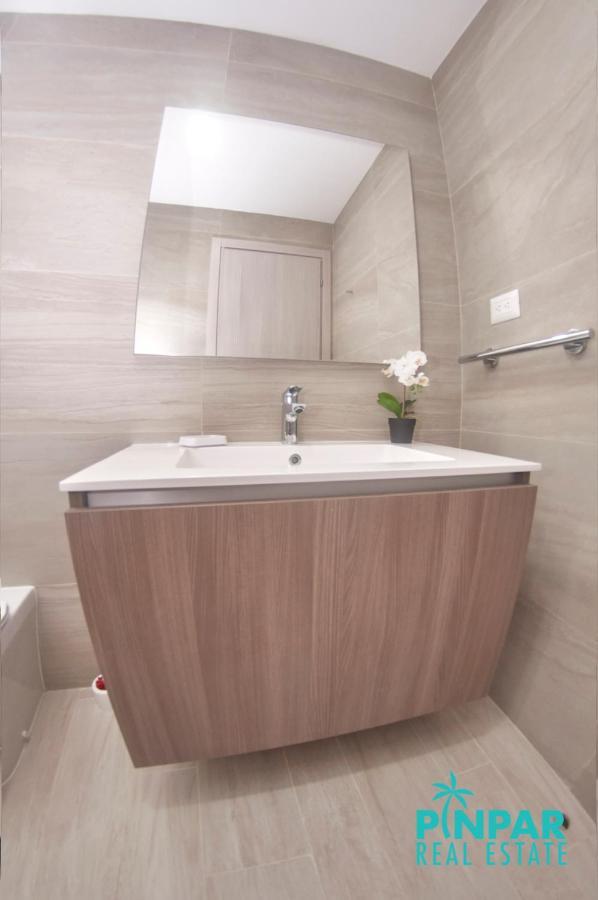 Apartamento Beautiful & Comfortable Steps To The Beach Pool View *